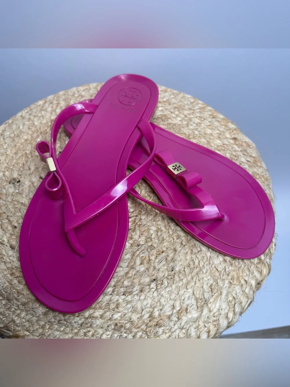 Tory Burch Women’s Bright Fuchsia Bow Jelly Thong Sandals